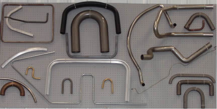 Small radius clearance pipe bender